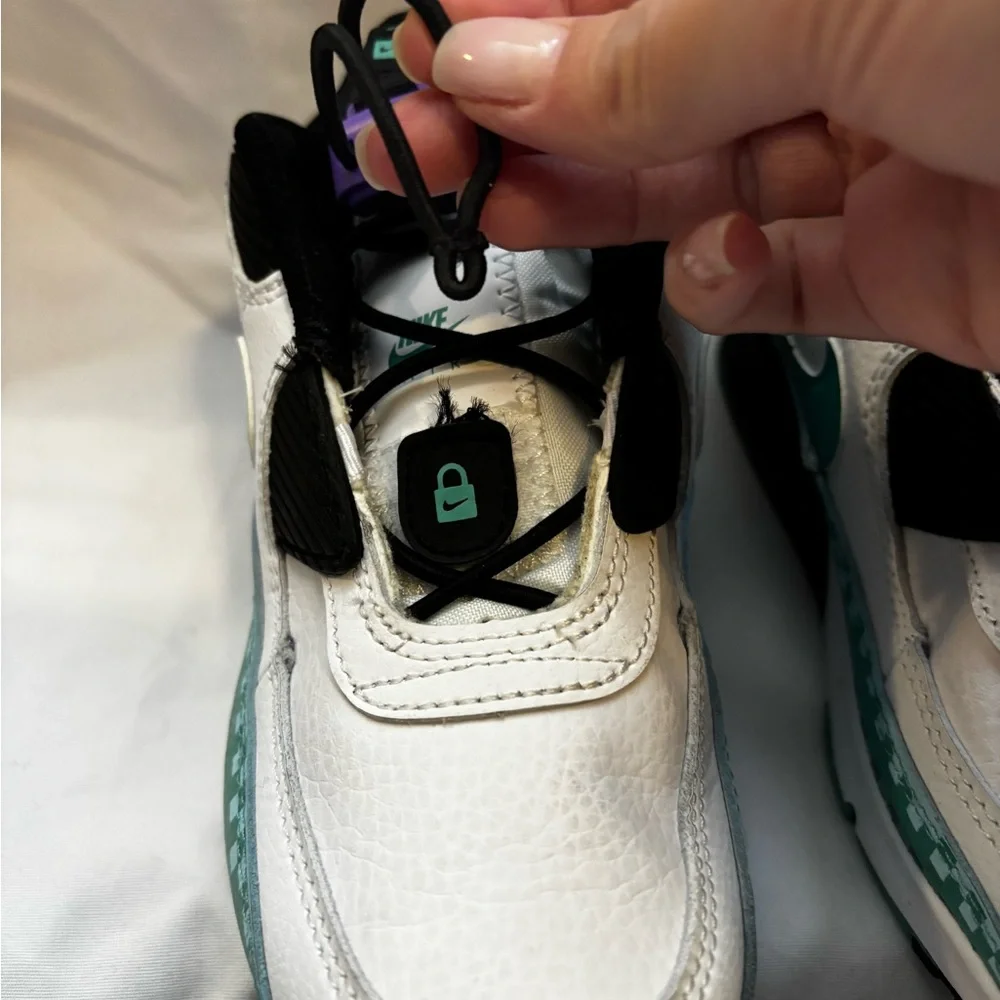 Nike Air Max 90 Toggle SE Sneaker - Picture 5 of 9